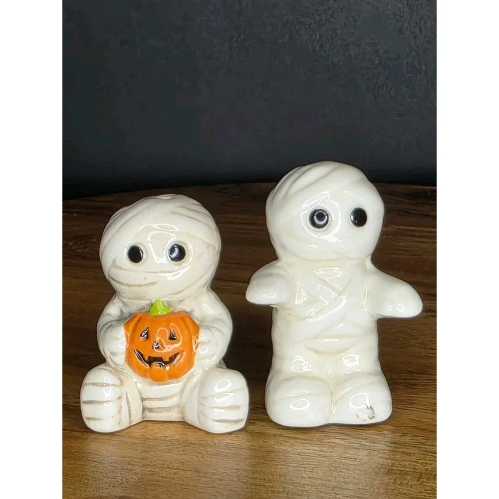 Halloween Mummy Salt and Pepper Shakers Set Ceramic Jack O Lantern Pumpkin 2.25